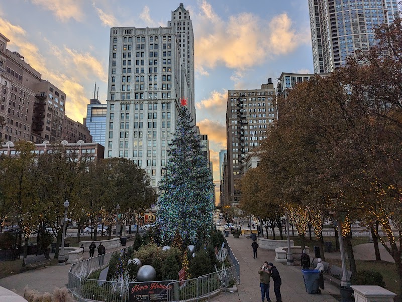 Chicago Christmas Tree — Easter Holiday Activities in Chicago