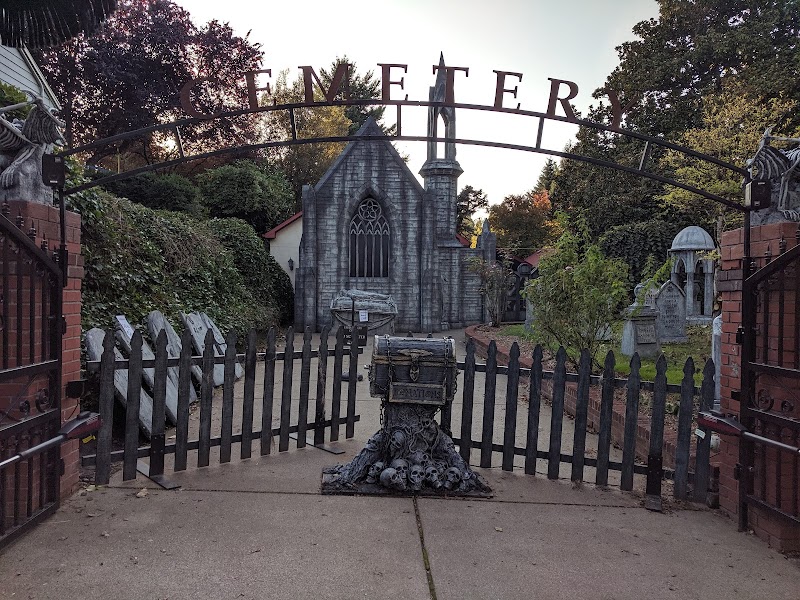 Davis Graveyard (Seasonal)