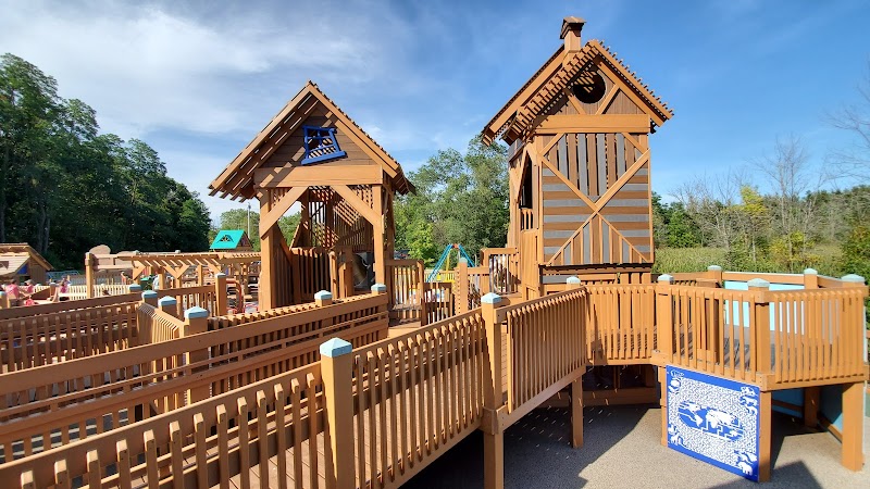Franklin Woods Nature Center Pavilion — Hiking with Kids in Milwaukee