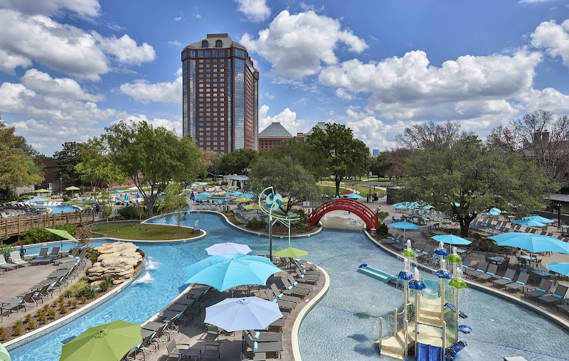 JadeWaters Resort Pool — Indoor Water Parks in Dallas