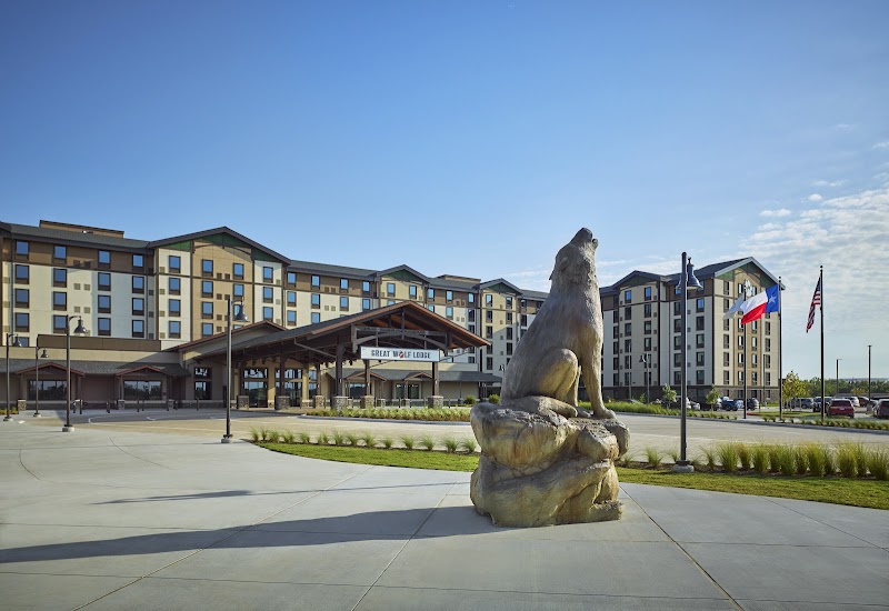 Great Wolf Lodge Water Park | Webster