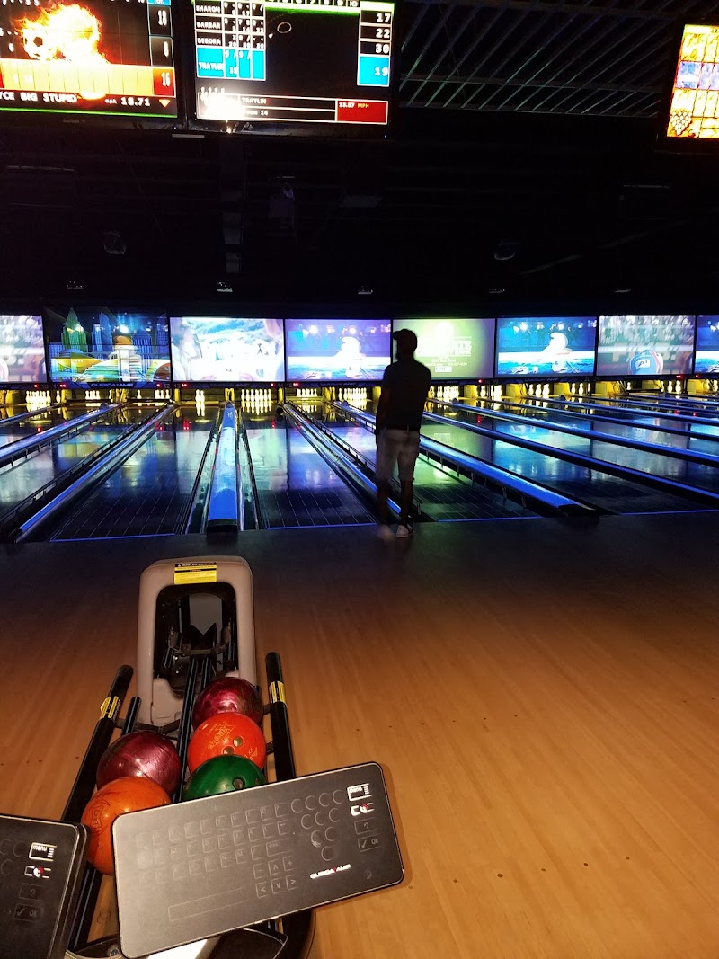 Bowlero Mechanicsville