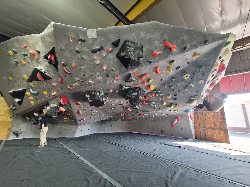 Hangar 18 Indoor Climbing Gym - Arcadia