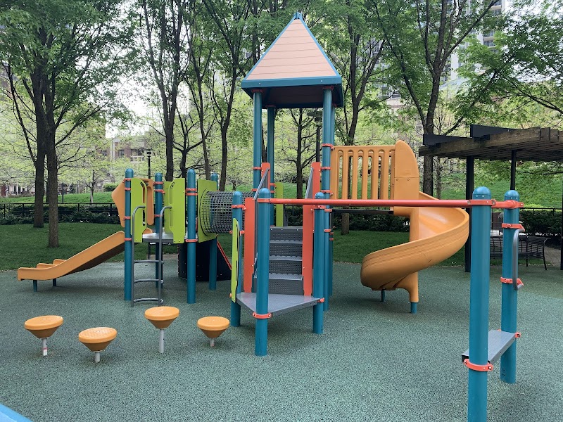 Elizabeth Benton Playground — Best Outdoor Playgrounds in Chicago