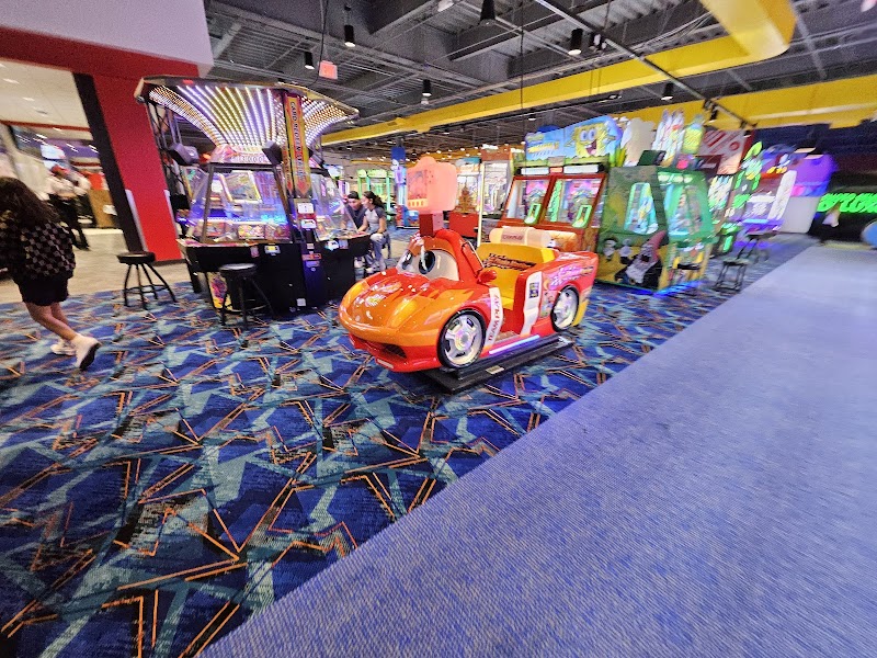 Round1 Bowling & Arcade - Glendale