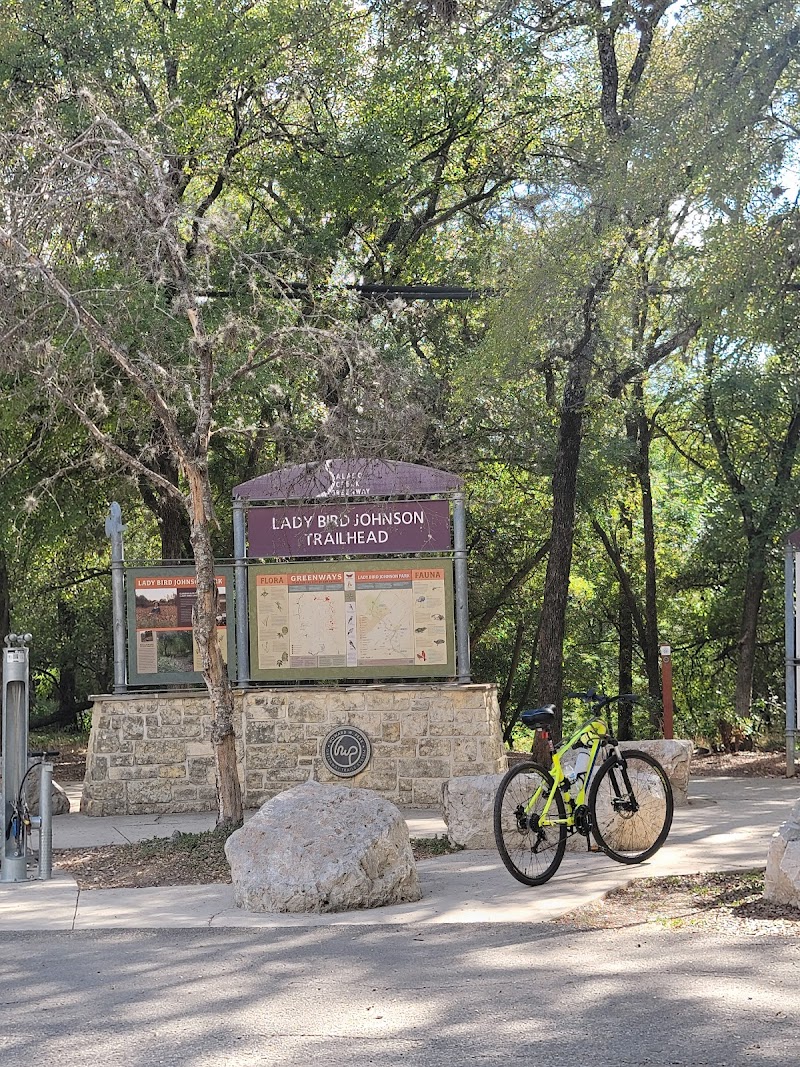 Lady Bird Johnson TrailHead — Hiking with Kids in San Antonio