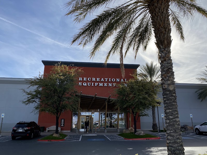 REI — Kayaking for Kids in Las Vegas