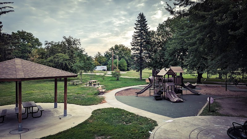 Lake Nokomis Triangle Park — Best Outdoor Playgrounds in Minneapolis