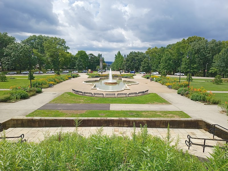 Highland Park Entry Garden
